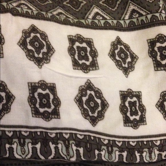 HOST PICK Size 1X, 2X Women's Tunic! - Picture 3 of 7